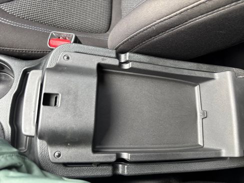 Used 2019 Jeep Cherokee Latitude w/ Cold Weather Group image 34