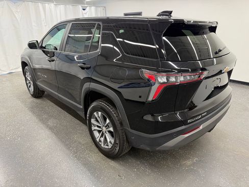 Used 2025 Chevrolet Equinox LT image 3