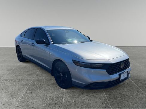Certified 2025 Honda Accord SE image 1
