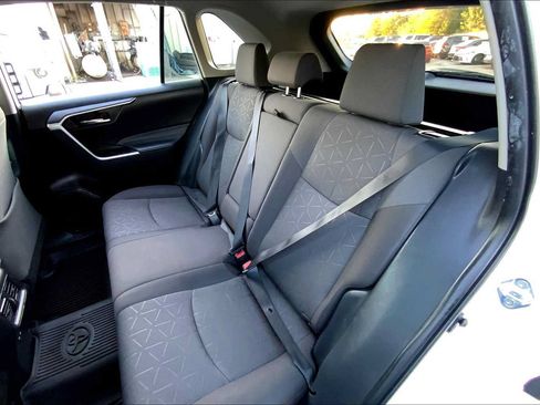 Used 2022 Toyota RAV4 XLE FWD image 20