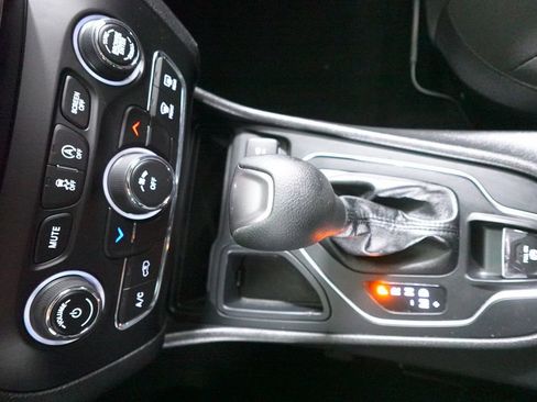 Used 2021 Jeep Cherokee Latitude image 20