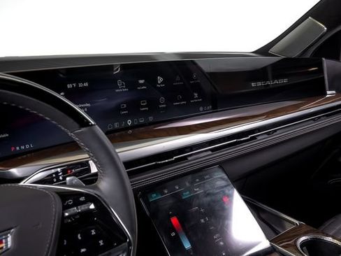 Used 2026 Cadillac Escalade Platinum Sport w/ LPO, Floor Liner Package AWD/4WD image 35