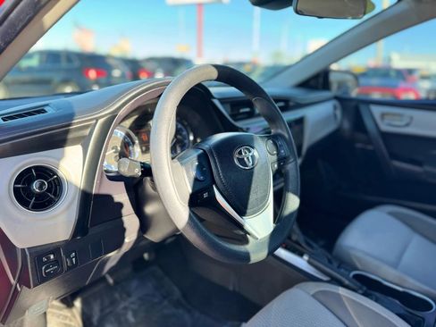 Used 2018 Toyota Corolla LE image 12