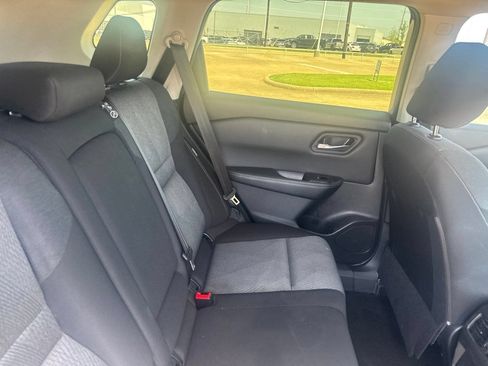 Certified 2025 Nissan Rogue SV FWD image 31