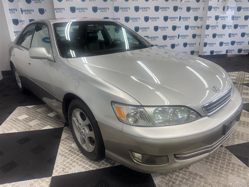 Used 2001 Lexus ES 330 w/ Lexus Value Pkg FWD image 3