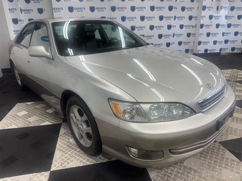 Used 2001 Lexus ES 330 FWD image 3