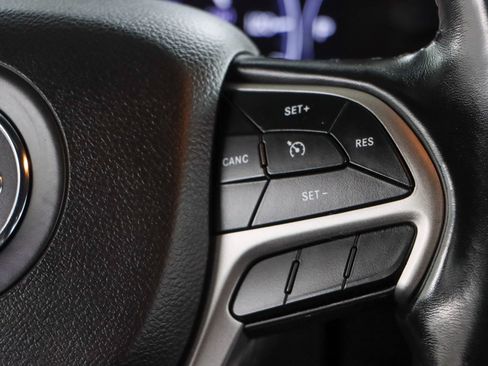 Used 2022 Jeep Grand Cherokee Laredo X RWD image 14