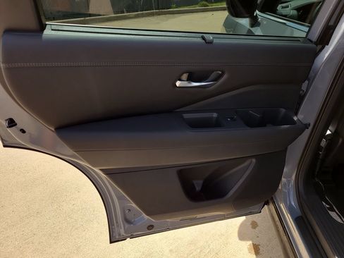 New 2026 Nissan Pathfinder Platinum w/ Accent Package FWD image 12