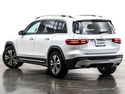 New 2026 Mercedes-Benz GLB 250 image 12