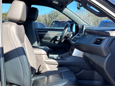 Used 2022 Chevrolet Tahoe LT w/ Luxury Package image 9