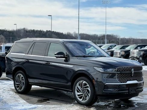 Used 2025 Lincoln Navigator Reserve image 46