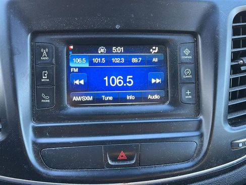 Used 2015 Chrysler 200 Limited w/ Convenience Group image 8