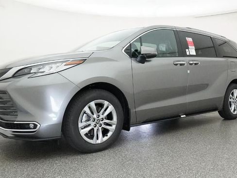 New 2026 Toyota Sienna Limited FWD image 17