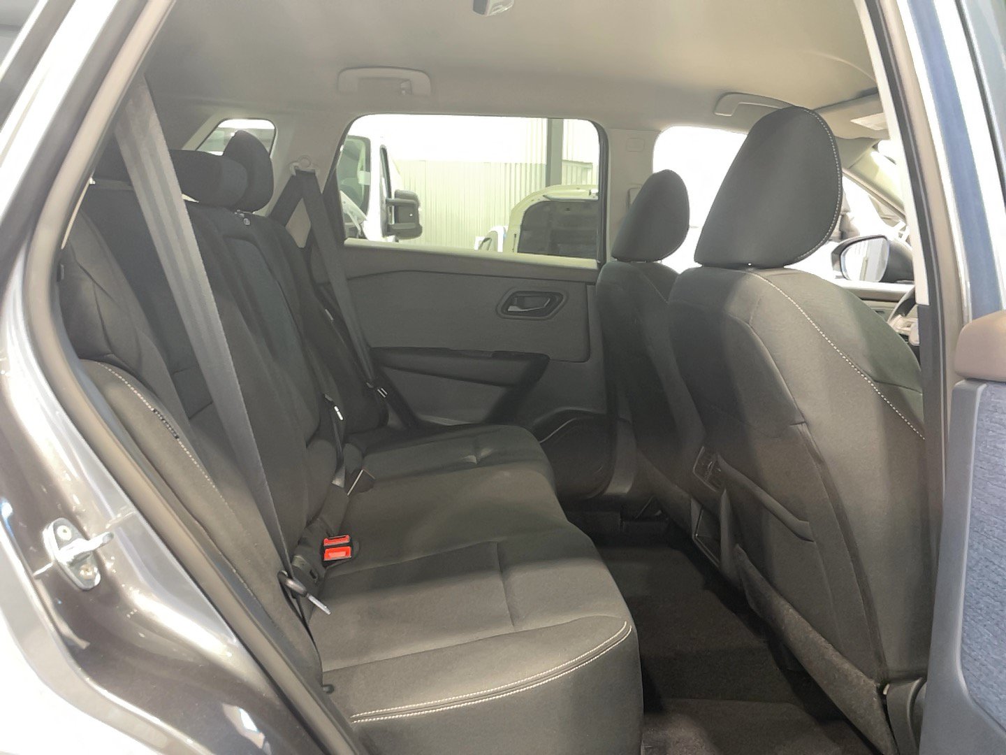 Used 2023 Nissan Rogue S AWD/4WD image 7
