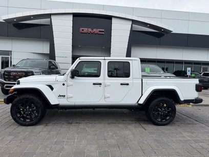 Used 2025 Jeep Gladiator Sport
