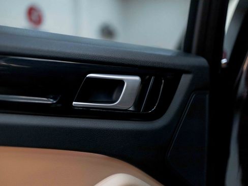 Used 2019 Porsche Cayenne image 41