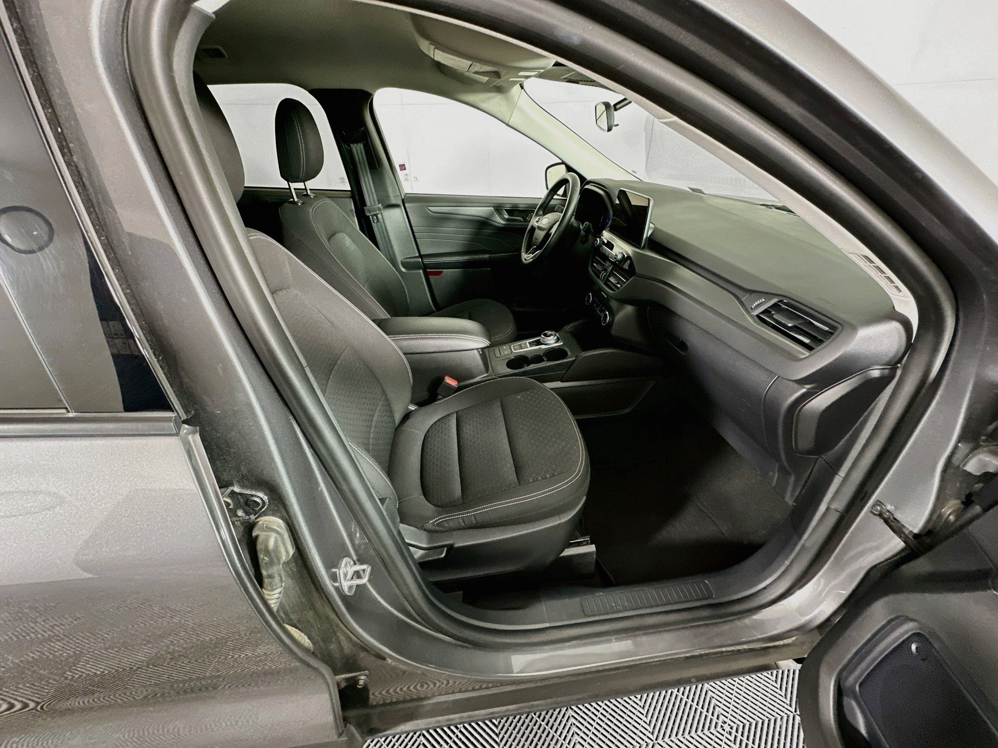 Used 2024 Ford Escape Active FWD image 30
