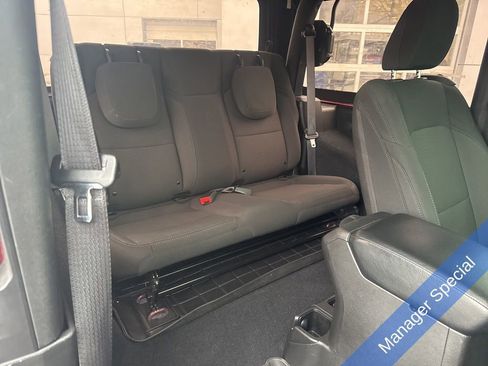Used 2022 Jeep Wrangler Willys image 33