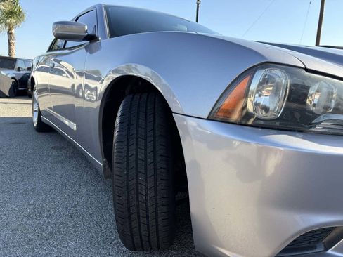 Used 2014 Dodge Charger SE RWD image 8