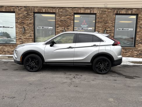 Used 2022 Mitsubishi Eclipse Cross LE image 2