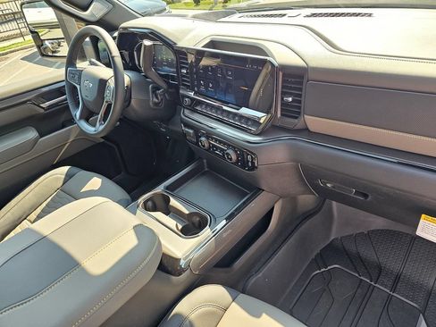 New 2026 Chevrolet Silverado 2500 ZR2 AWD/4WD image 10
