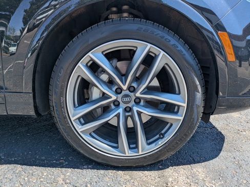 Used 2018 Audi Q7 3.0T Prestige AWD/4WD image 22