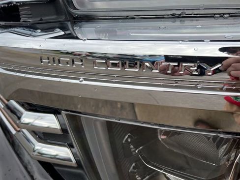Used 2022 Chevrolet Silverado 3500 High Country image 29