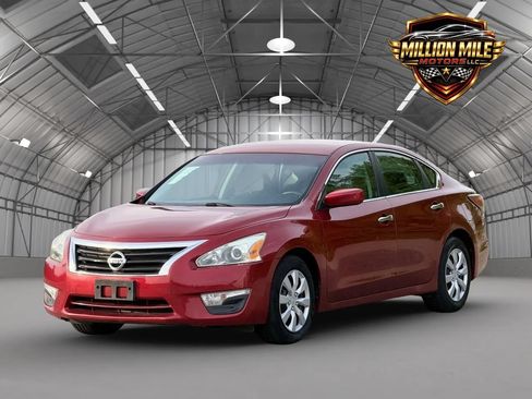 Used 2014 Nissan Altima 2.5 S FWD image 6