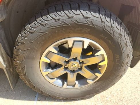 Used 2014 Nissan Frontier Desert Runner RWD image 11