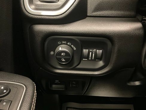 Used 2023 RAM 1500 Laramie AWD/4WD image 20