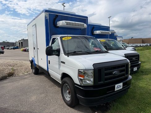 Used 2023 Ford E-350 and Econoline 350 Super Duty w/ Power Windows & Locks Group RWD image 2