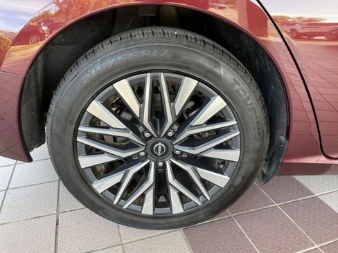 Used 2025 Nissan Altima 2.5 SV FWD image 29