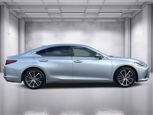 Used 2024 Lexus ES 350 w/ Premium Package image 2