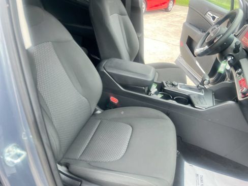 Used 2025 Kia Sportage LX FWD image 22