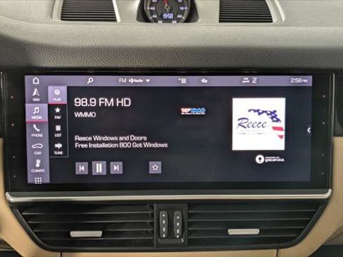 Used 2021 Porsche Cayenne Coupe AWD/4WD image 33