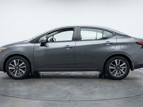 Used 2025 Nissan Versa SV FWD image 5