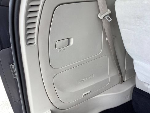 Used 2017 Chrysler Pacifica Limited FWD image 38