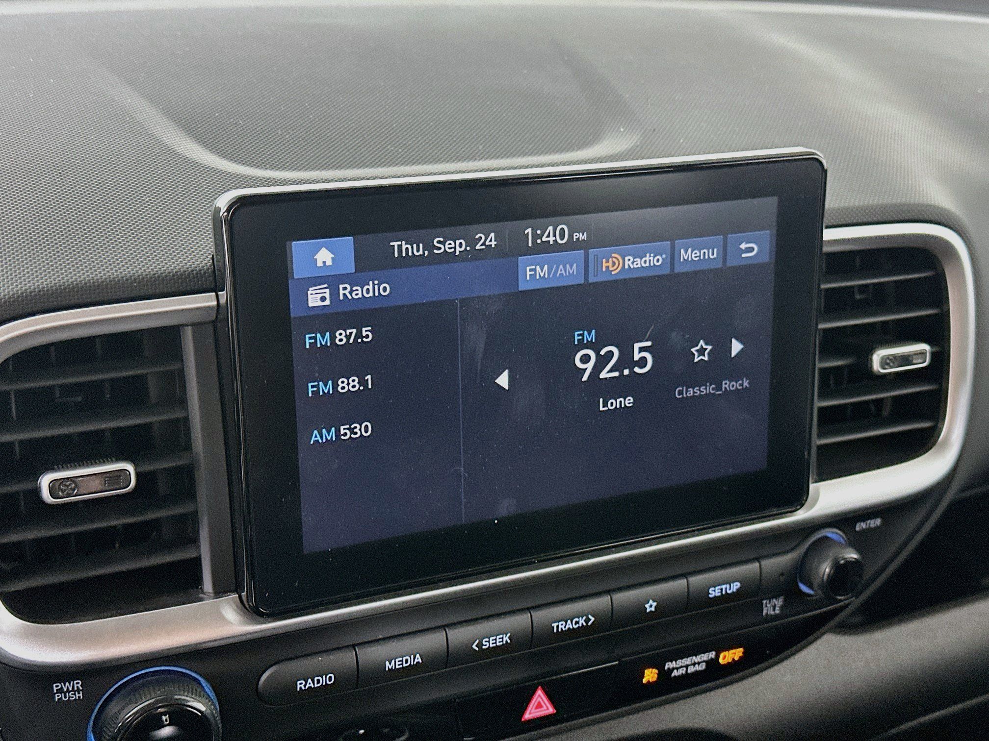 Used 2025 Hyundai Venue SEL FWD image 21