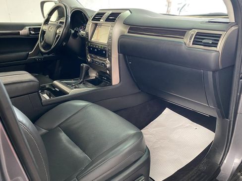 Used 2018 Lexus GX 460 Premium w/ Navigation Package image 8