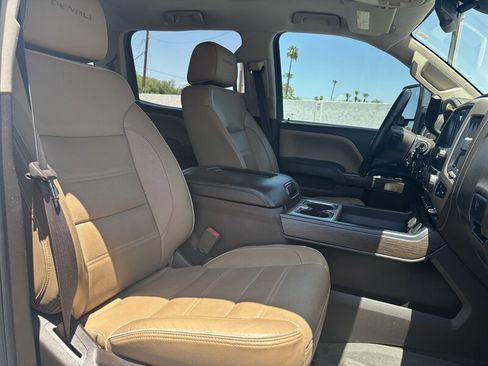 Used 2017 GMC Sierra 2500 Denali w/ Duramax Plus Package AWD/4WD image 31