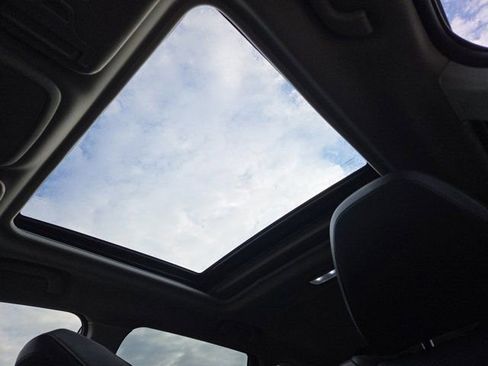 Used 2022 Subaru Forester Touring image 9