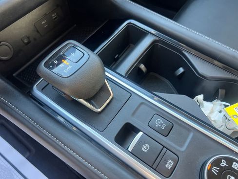 Used 2023 Nissan Pathfinder SL image 24