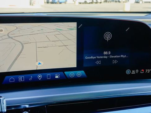 Certified 2025 Cadillac Lyriq Luxury image 21