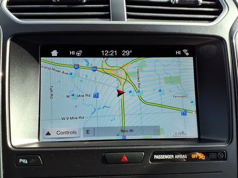 Used 2019 Ford Explorer XLT w/ Equipment Group 202A image 13