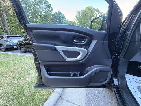 Used 2017 Nissan Titan SV RWD image 13