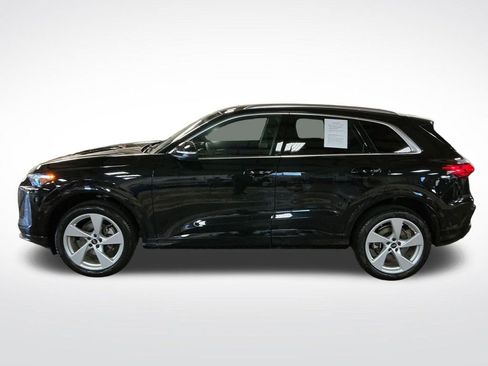Used 2025 Audi Q5 Premium Plus w/ Premium Plus AWD/4WD image 2