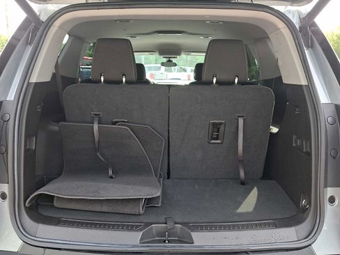 Used 2023 GMC Acadia SLE w/ Driver Convenience Package FWD image 33