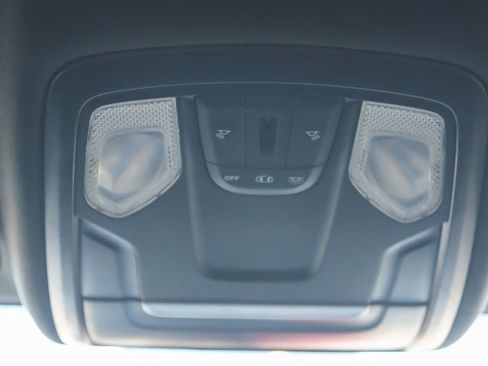 Used 2022 RAM 2500 Tradesman w/ Chrome Appearance Group image 21