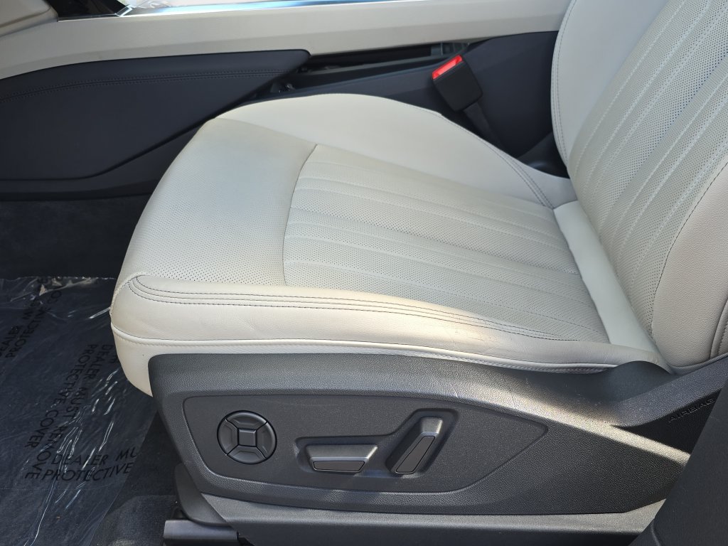 Used 2024 Audi Q8 e-tron Premium Plus AWD/4WD image 20