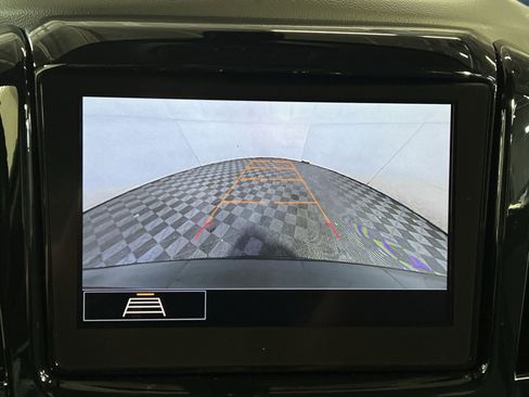Used 2020 Chevrolet Traverse LT FWD image 17